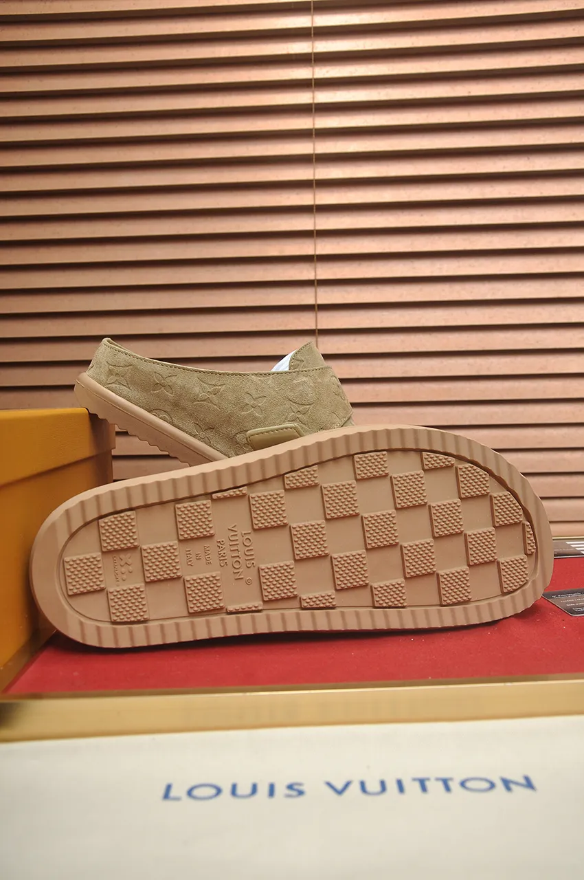 Men's men's shoes 💰520💶[LOUIS VUITTON] (cowhide lining) new style 🍀LV Louis Vuitton * - top version of LV classic semi-slip trendy shoes! Made of imported original cow suede cowhide, with a first layer of comfortable cowhide lining inside! Original wear-resistant rubber outsole! High quality products! Code number 38-45 (45 customized)